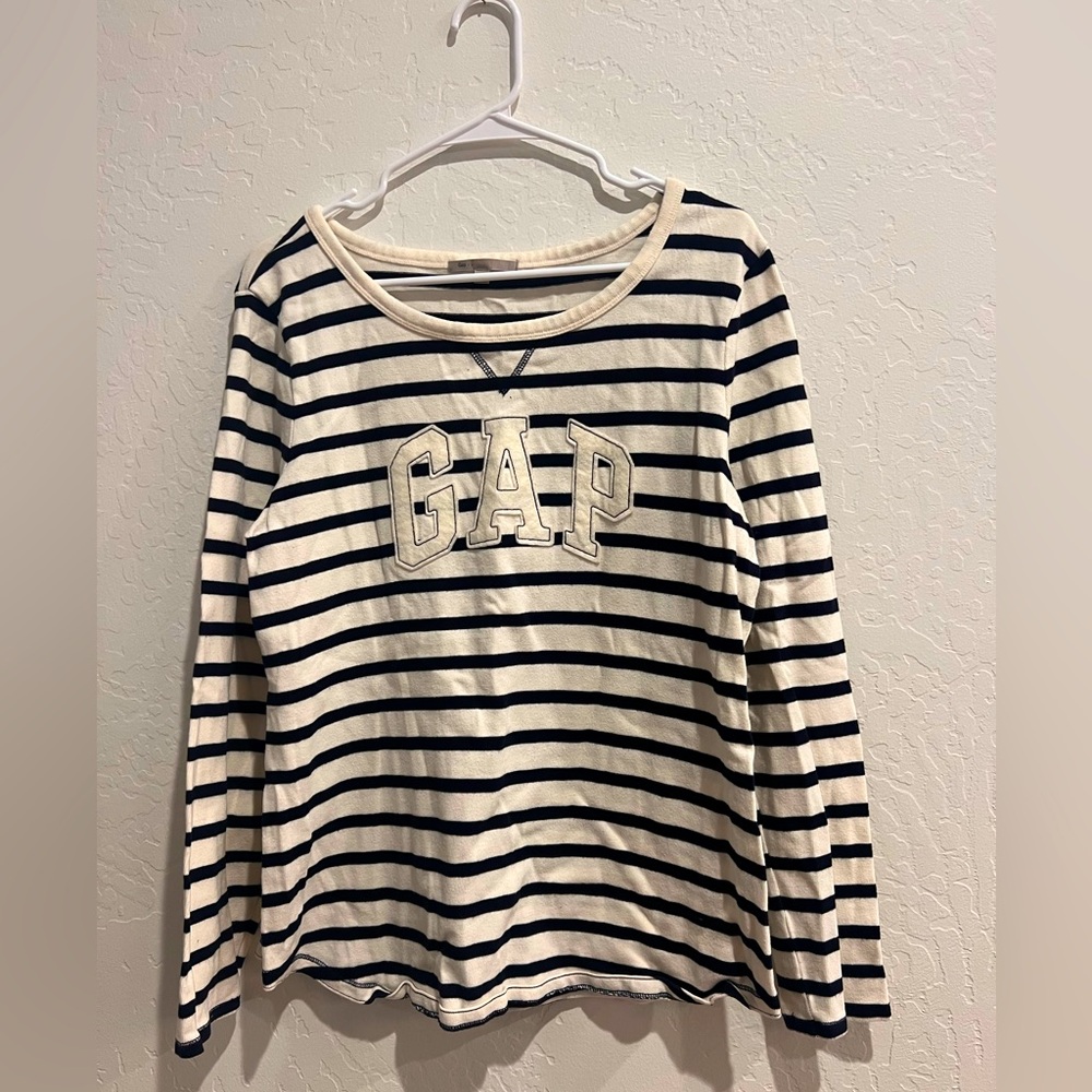 Worn once! GAP crewneck sweatshirt womens L